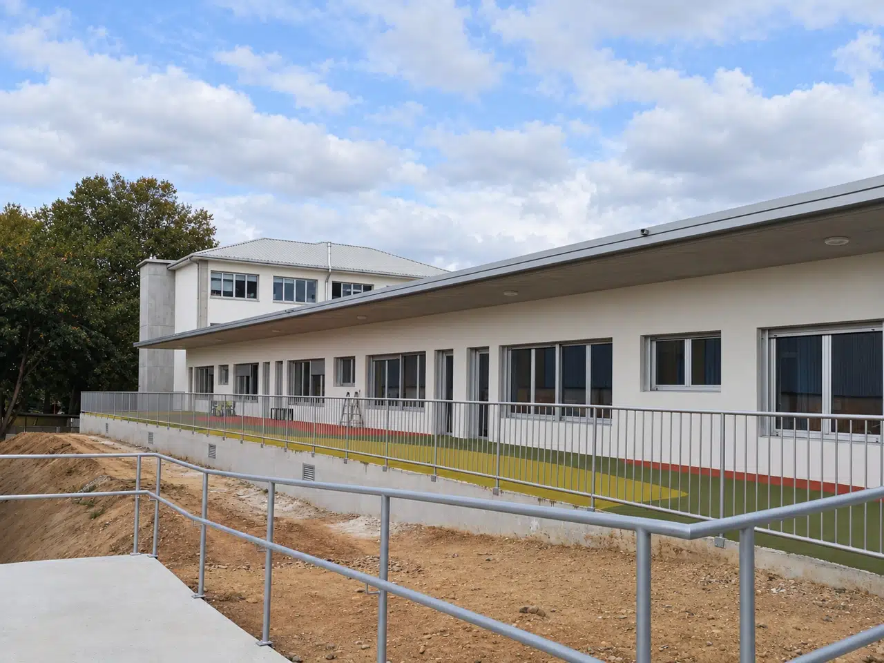 El volumen de las aulas · Así quedó · Obra terminada