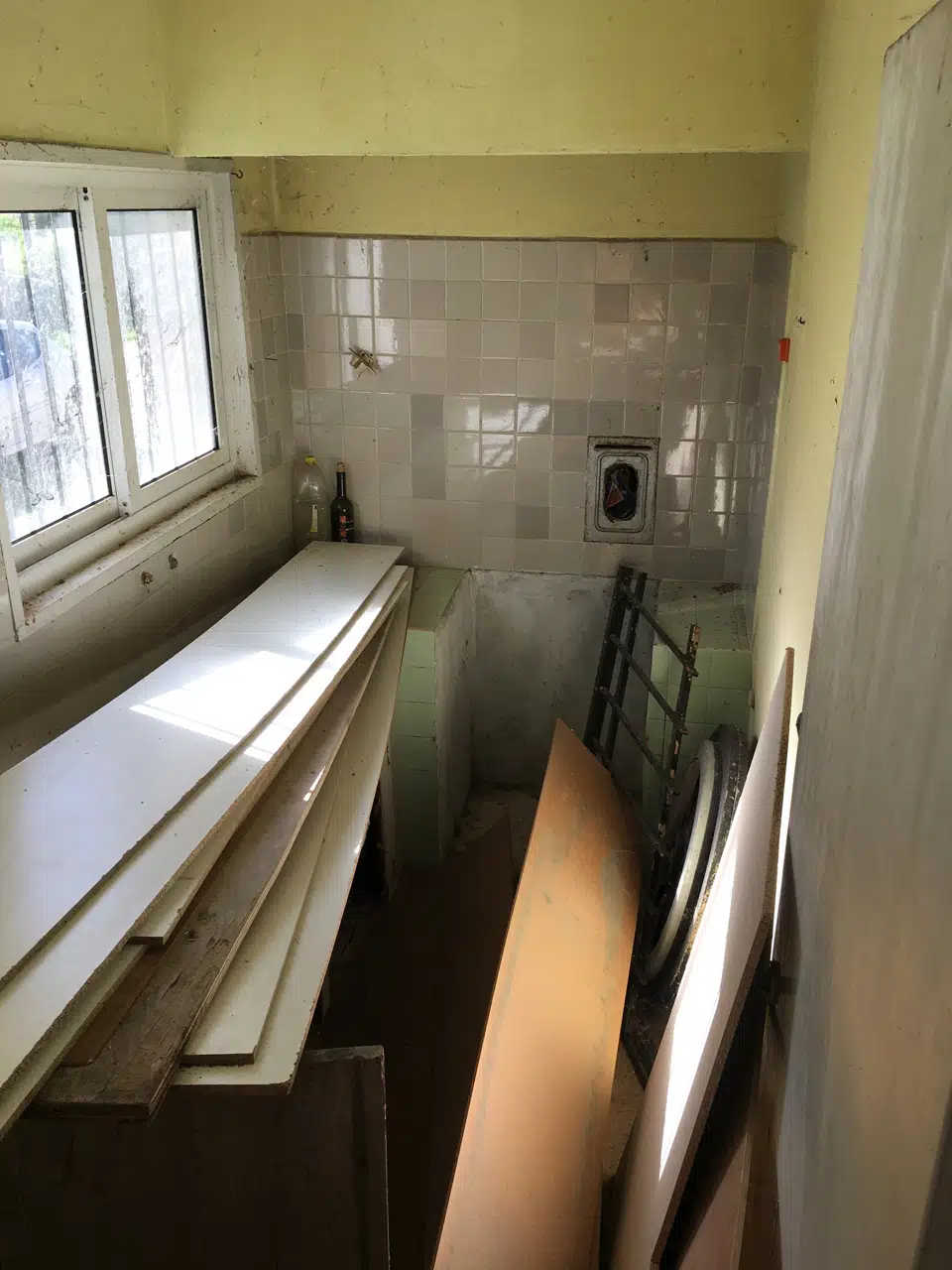 Antigua cocina antes de la rehabilitación