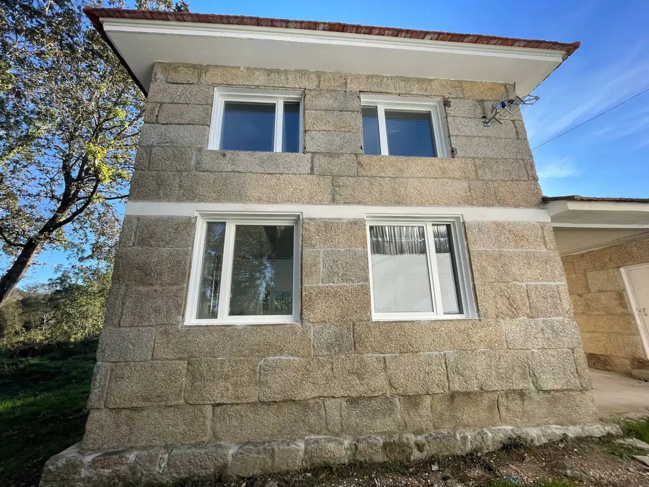 Fachada posterior de la vivienda rehabilitada