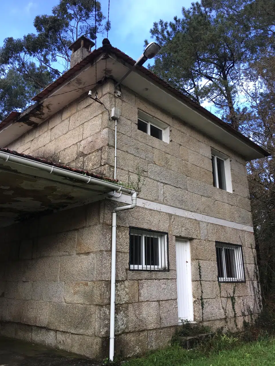 Fachada principal de la vivienda en su estado original